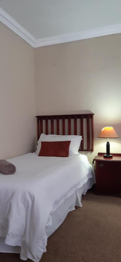 The Historic Hogsback Inn Екстериор снимка