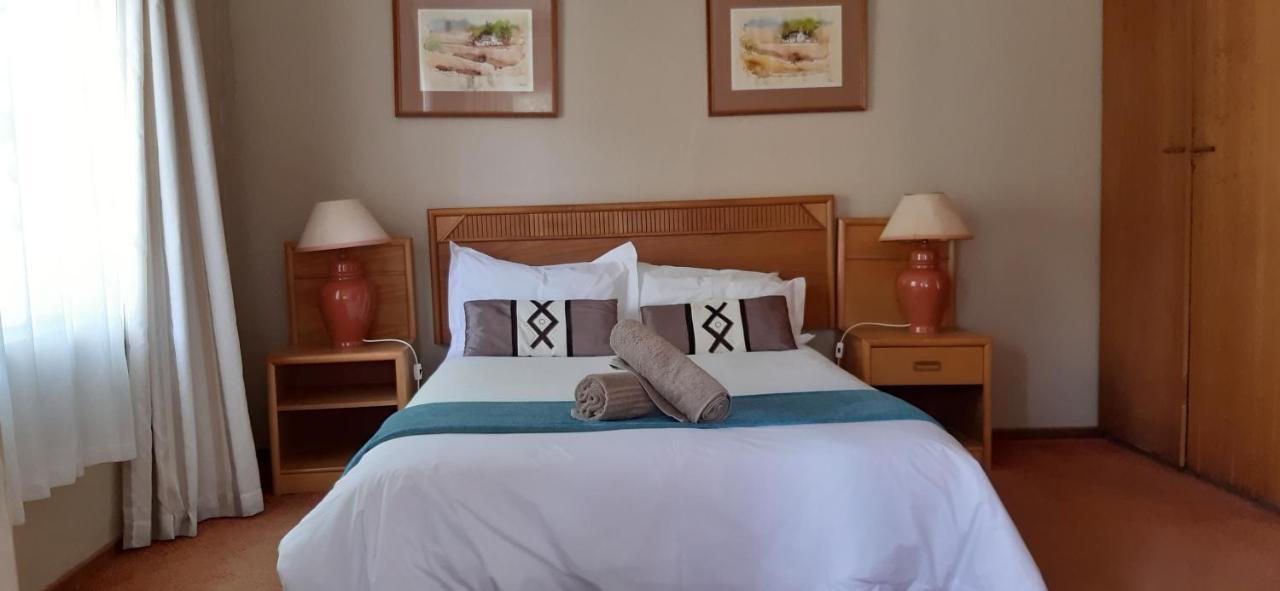 The Historic Hogsback Inn Екстериор снимка