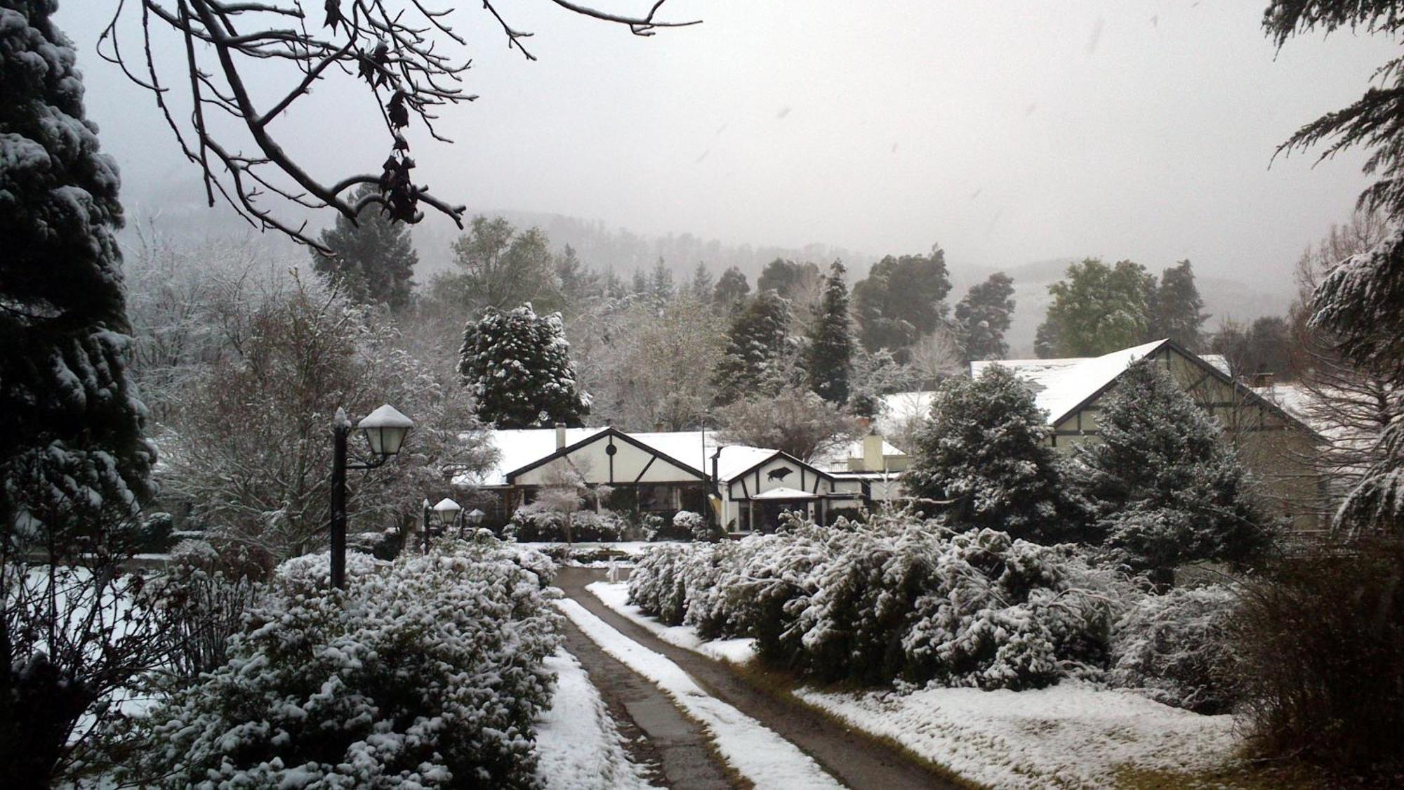 The Historic Hogsback Inn Екстериор снимка